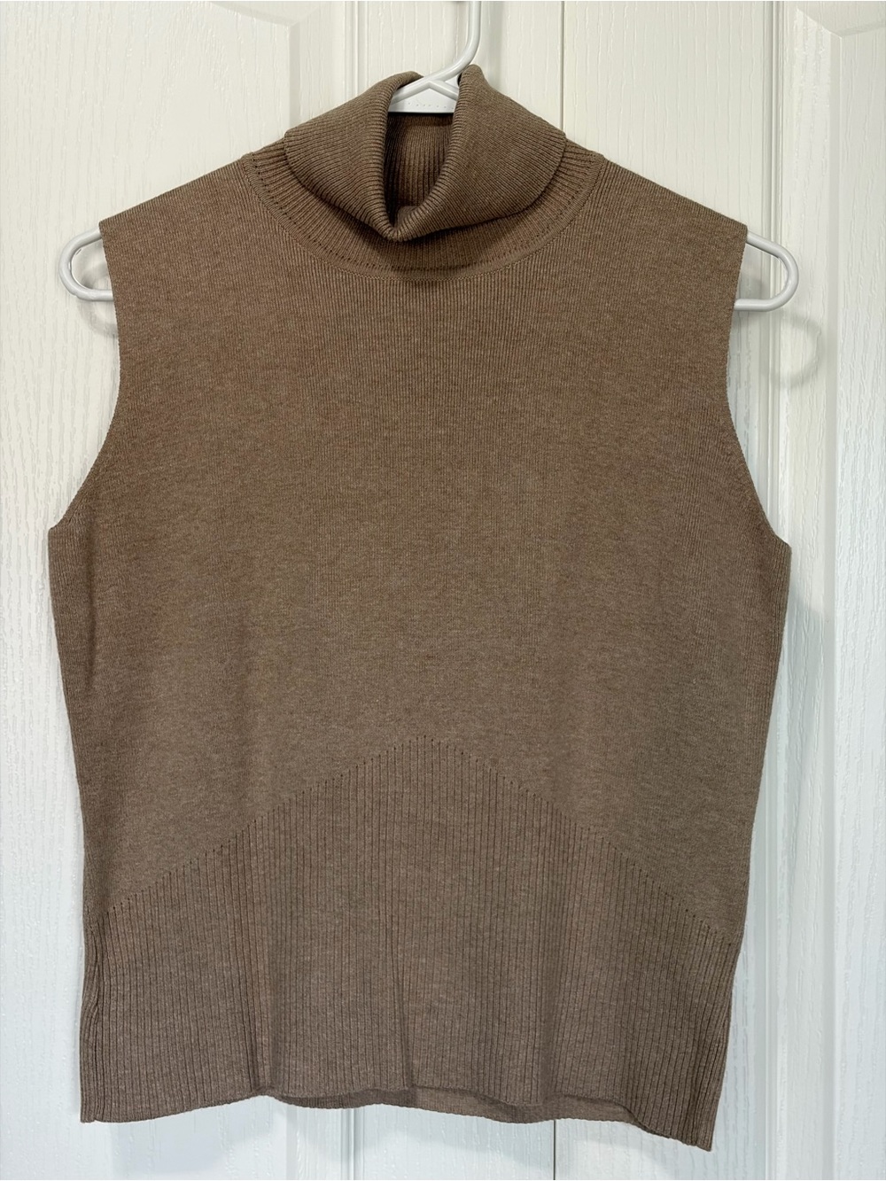 NWT PETITE SOPHISTICATE Beige Tan Sleeveless Turtleneck Top Vintage Medium